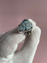 Load image into Gallery viewer, Dark Moon Hubei Turquoise Ring size 7.25