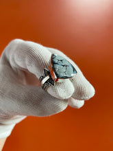 Load image into Gallery viewer, Dark Moon Hubei Turquoise Ring size 7.25