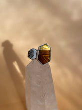 Load image into Gallery viewer, Montana Agate Ring size 7.75